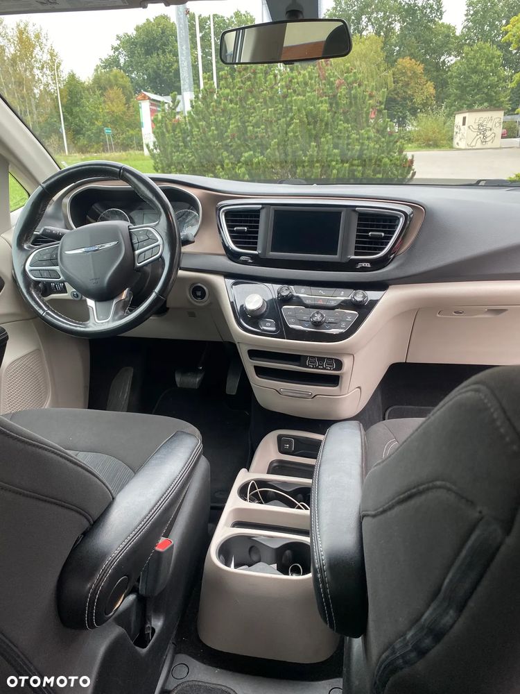 Chrysler Pacifica - 9