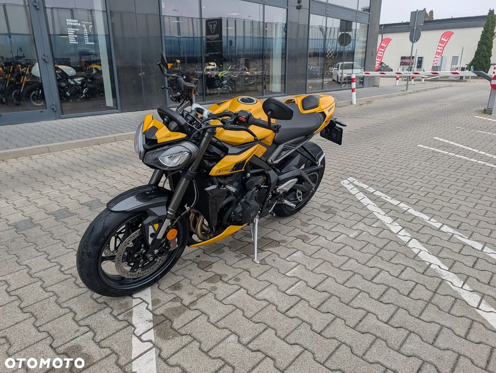 Triumph Street Triple - 7
