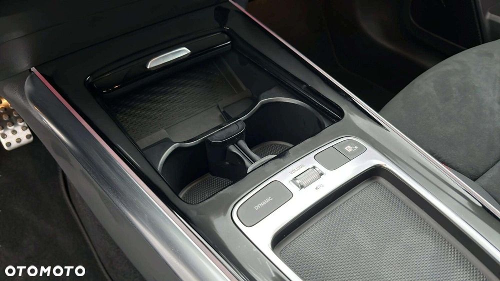 Mercedes-Benz GLA - 15