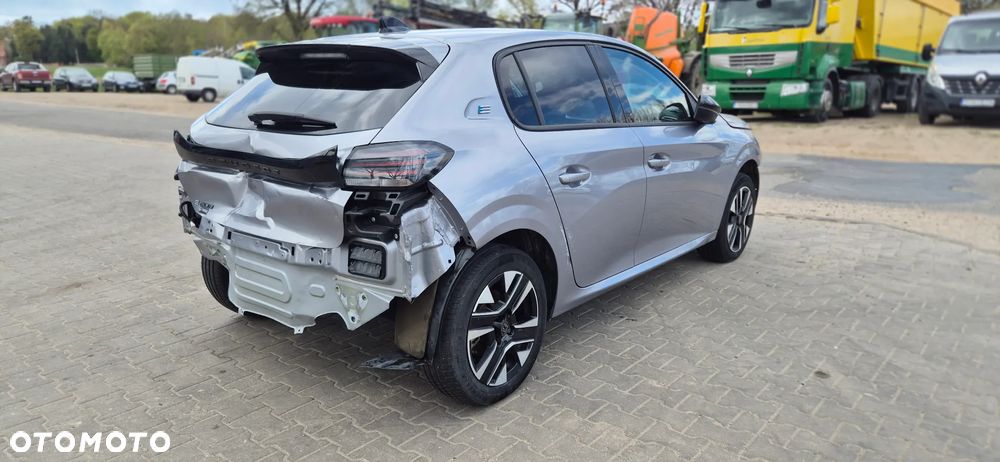 Peugeot 208 50kWh Business - 3