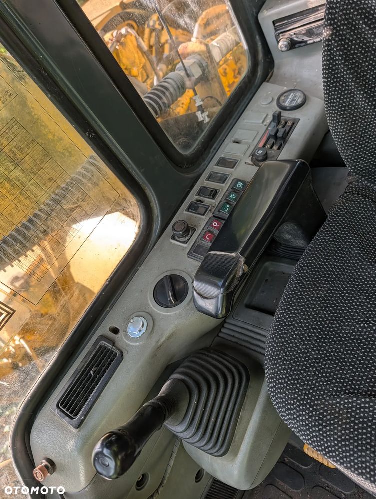 Komatsu PC210LC-6K - 17
