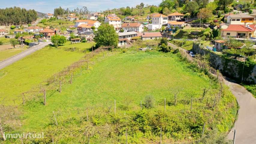 Quinta com 2 moradias em pedra e Terreno com 4.000m2 em Ardegão, Fafe - Grande imagem: 2/32