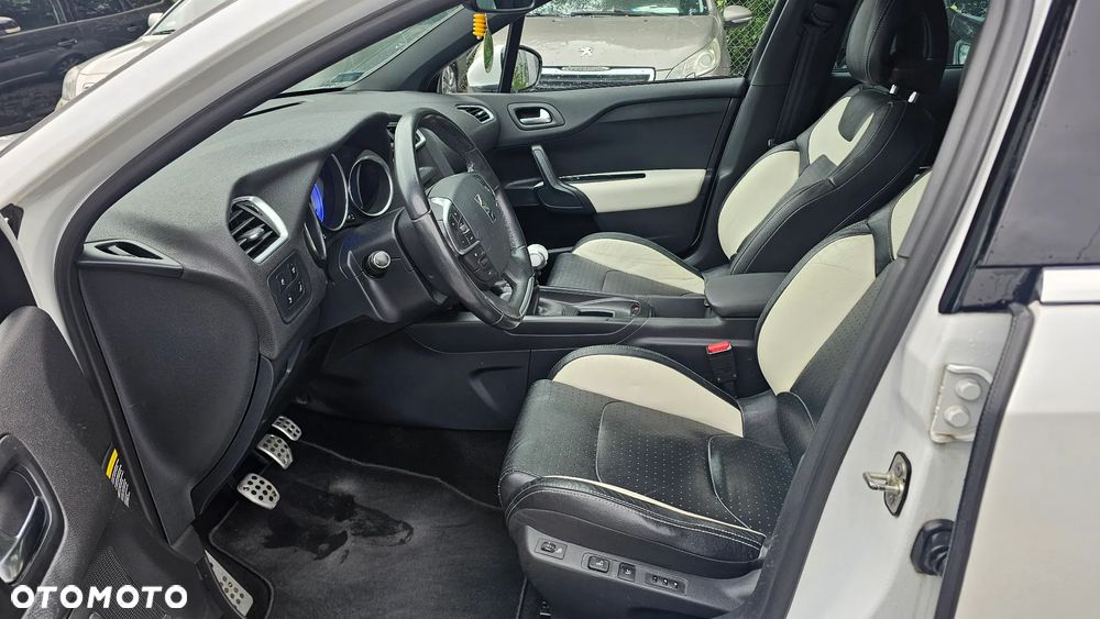 Citroën DS4 2.0 HDi Pure Pearl - 12