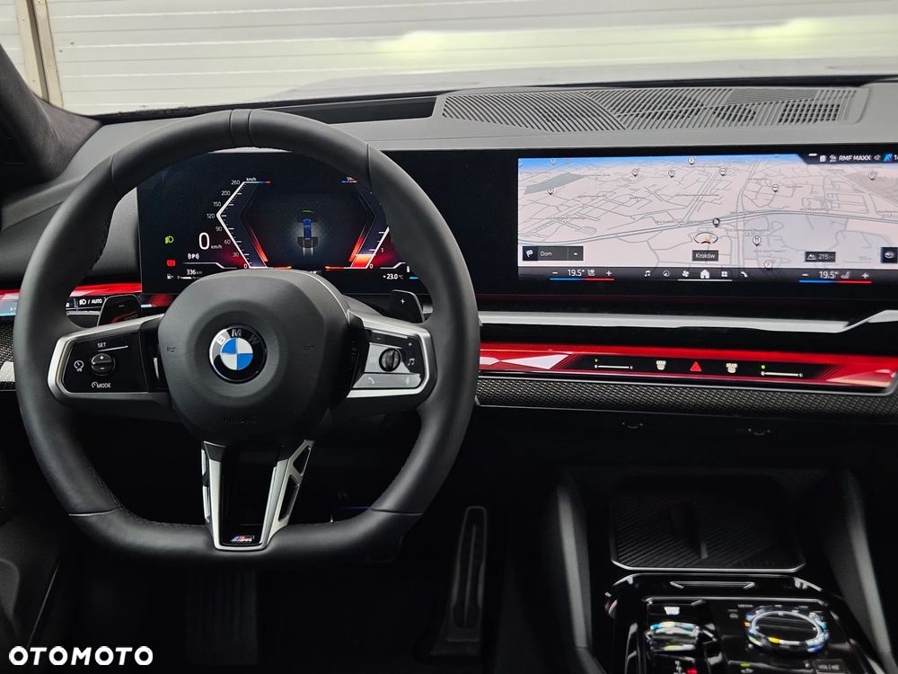 BMW Seria 5 540d xDrive mHEV M Sport - 39