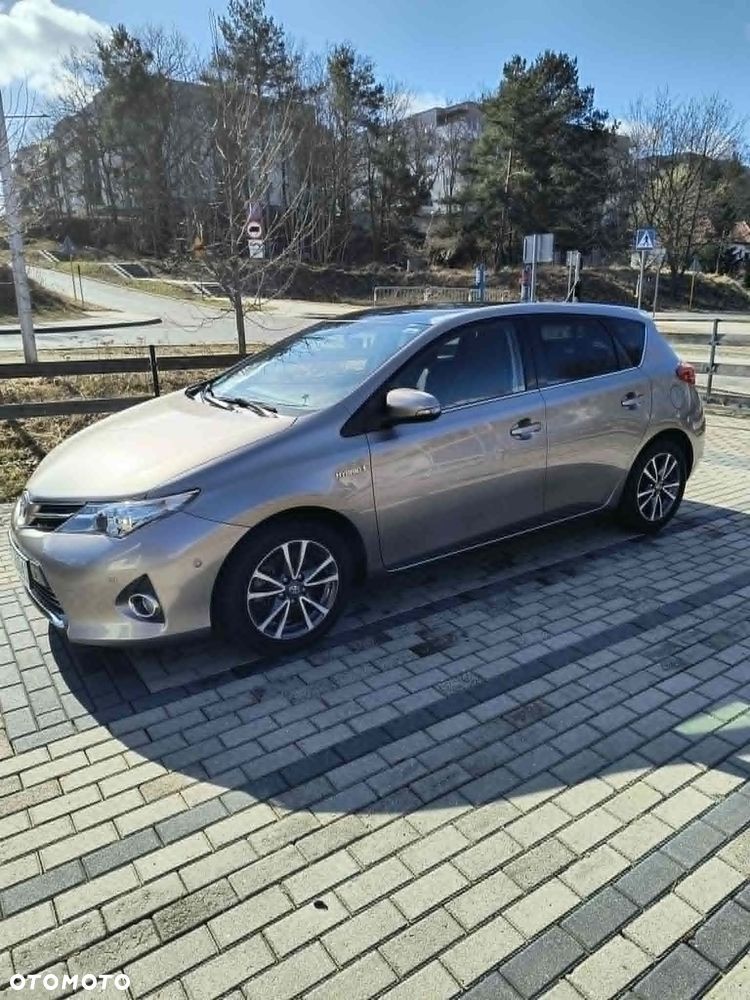 Toyota Auris 1.8 HSD Luna - 1