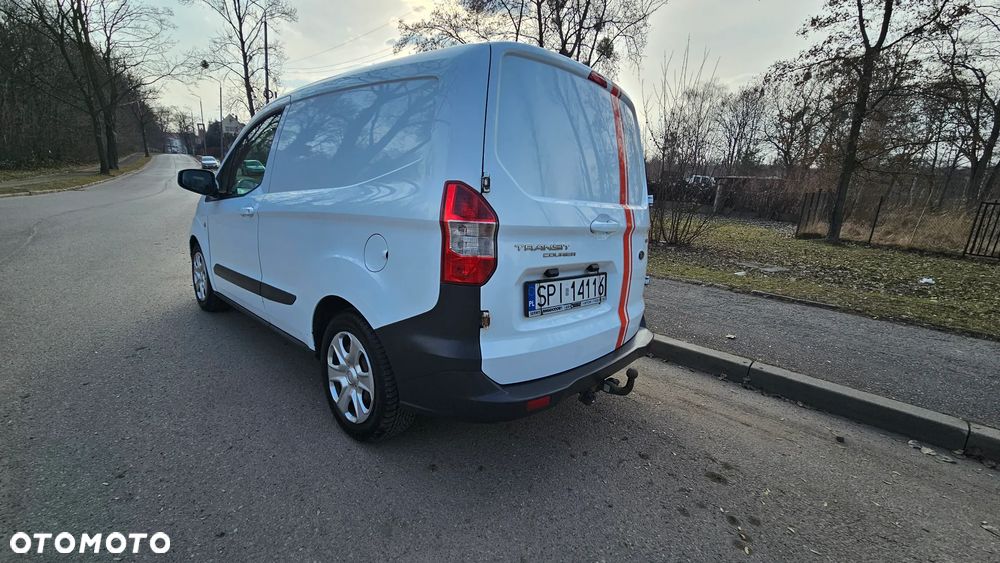 Ford Transit Courier - 11