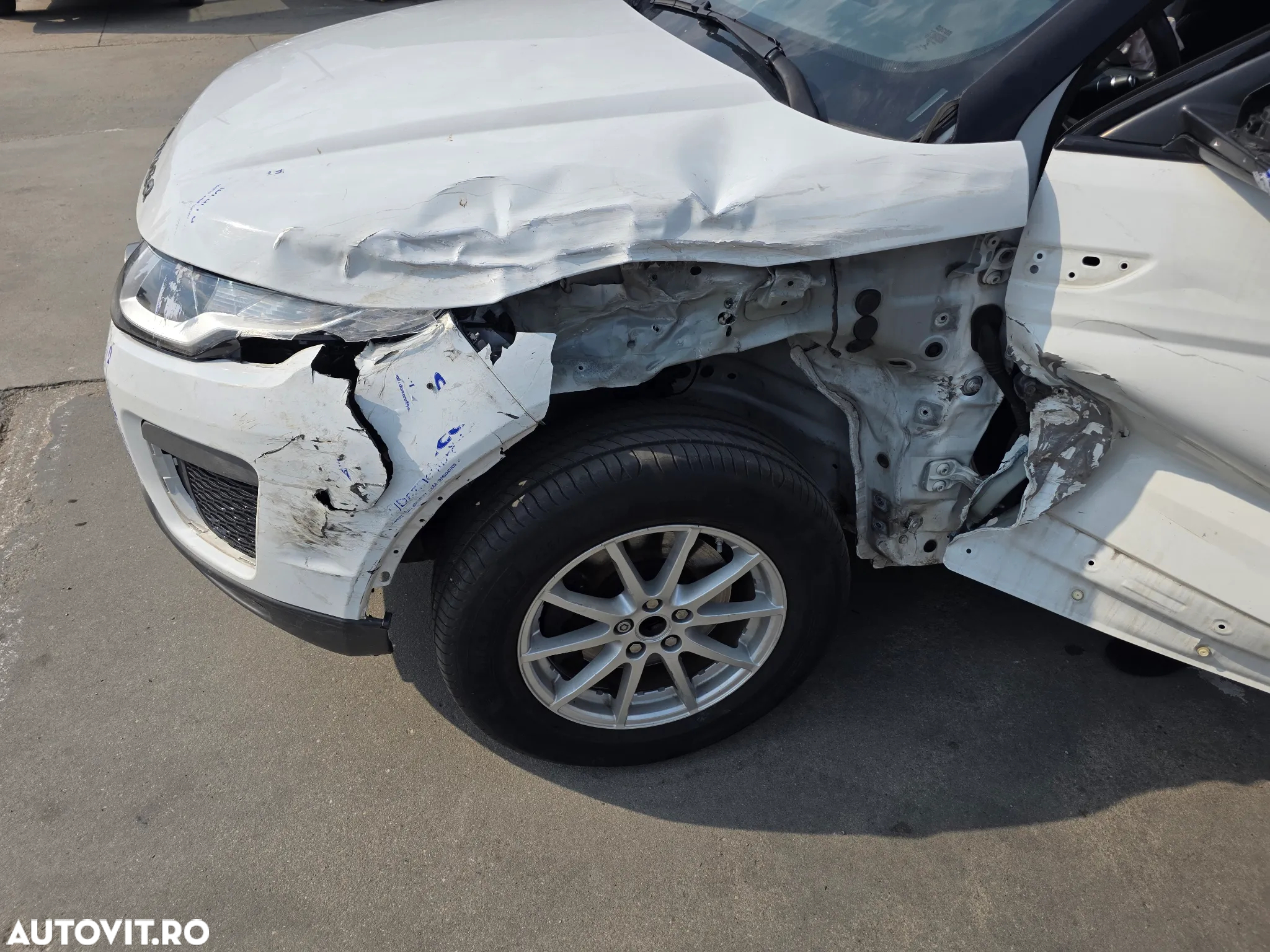 Land Rover Range Rover Evoque 2.0 D150 R-Dynamic HSE - 13