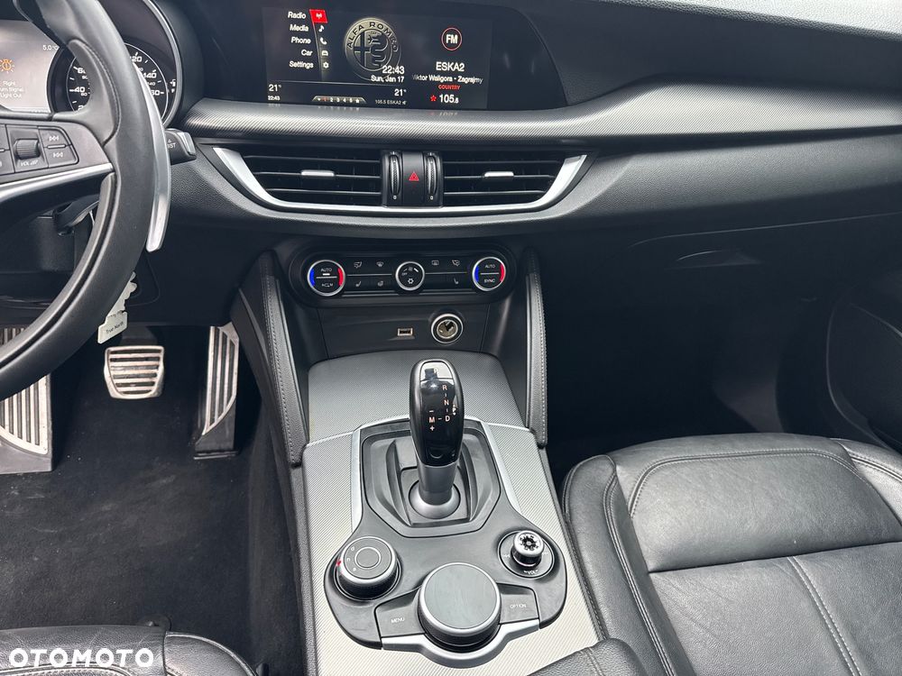 Alfa Romeo Stelvio 2.0 Turbo 16V AT8-Q4 Super - 17