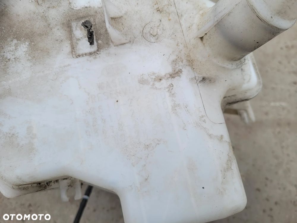 Zbiornik spryskiwaczy pompka Kia Soul I Lift 1,6 GDI 2013r 98610-2K500 - 3