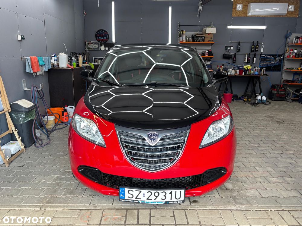 Lancia Ypsilon Y 1.2 8v Black & Red Edition - 4