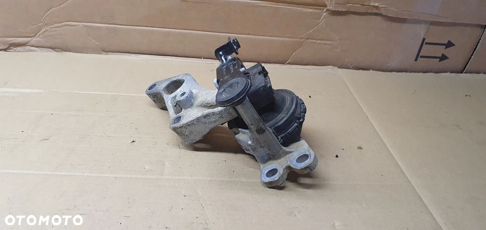 Łapa silnika poduszka Opel Vivaro B Trafic III 1.6 DCI 112841371R 165385971R - 2