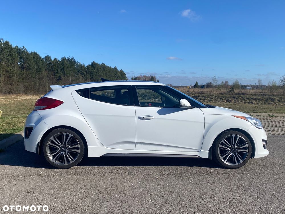 Hyundai Veloster - 3