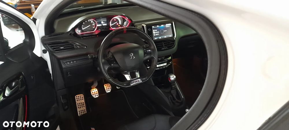 Peugeot 208 1.6 e-THP GTi S&S - 32
