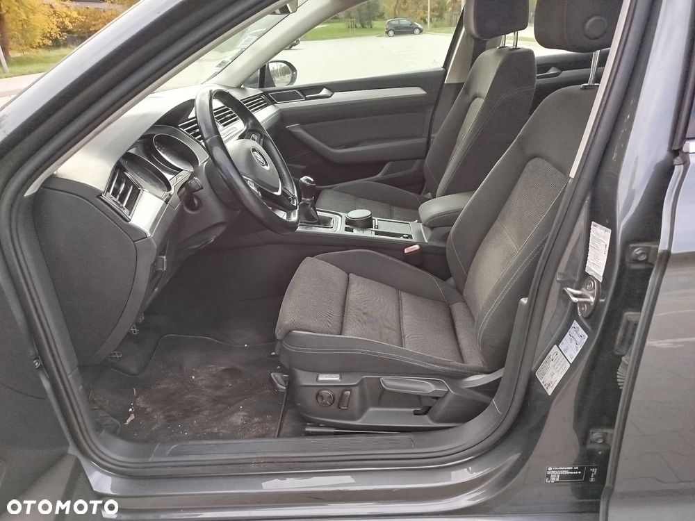 Volkswagen Passat Variant 1.6 TDI (BlueMotion Technology) Comfortline - 22