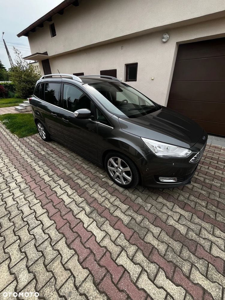 Ford Grand C-MAX - 11