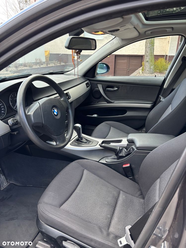 BMW Seria 3 320i - 9