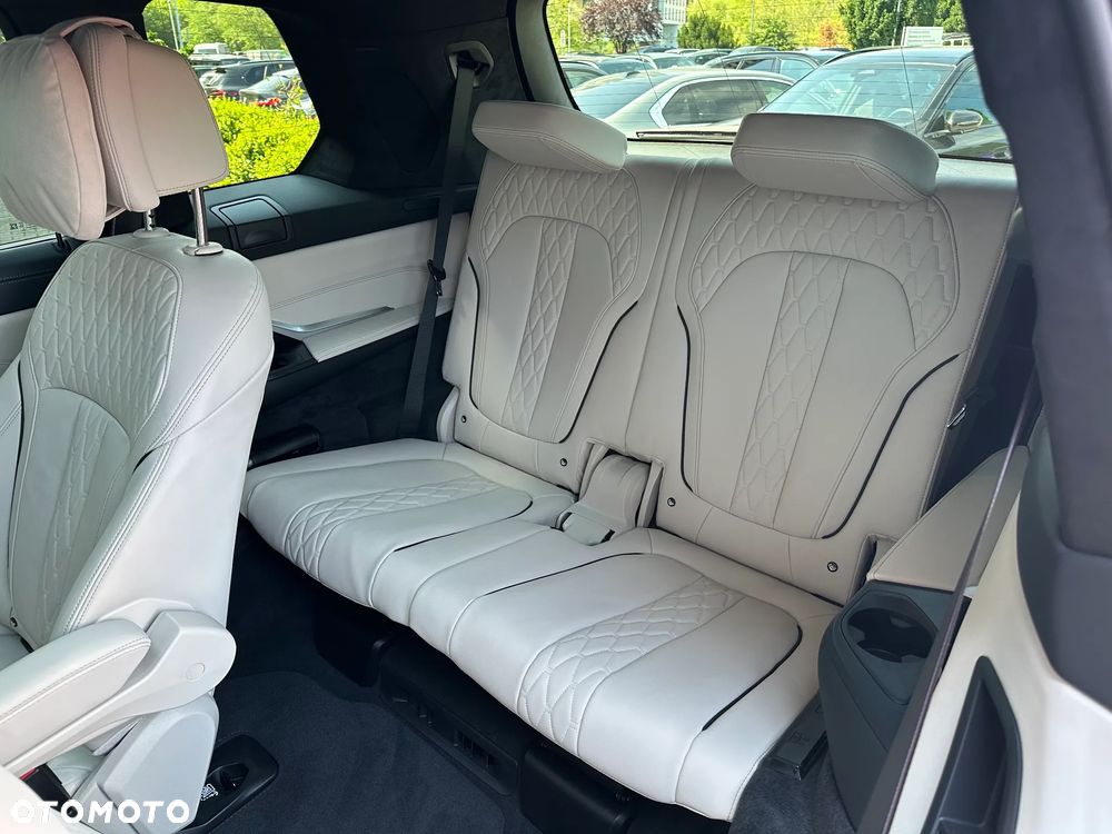 BMW X7 M60i xDrive mHEV sport - 23