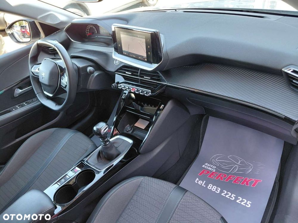 Peugeot 208 - 13