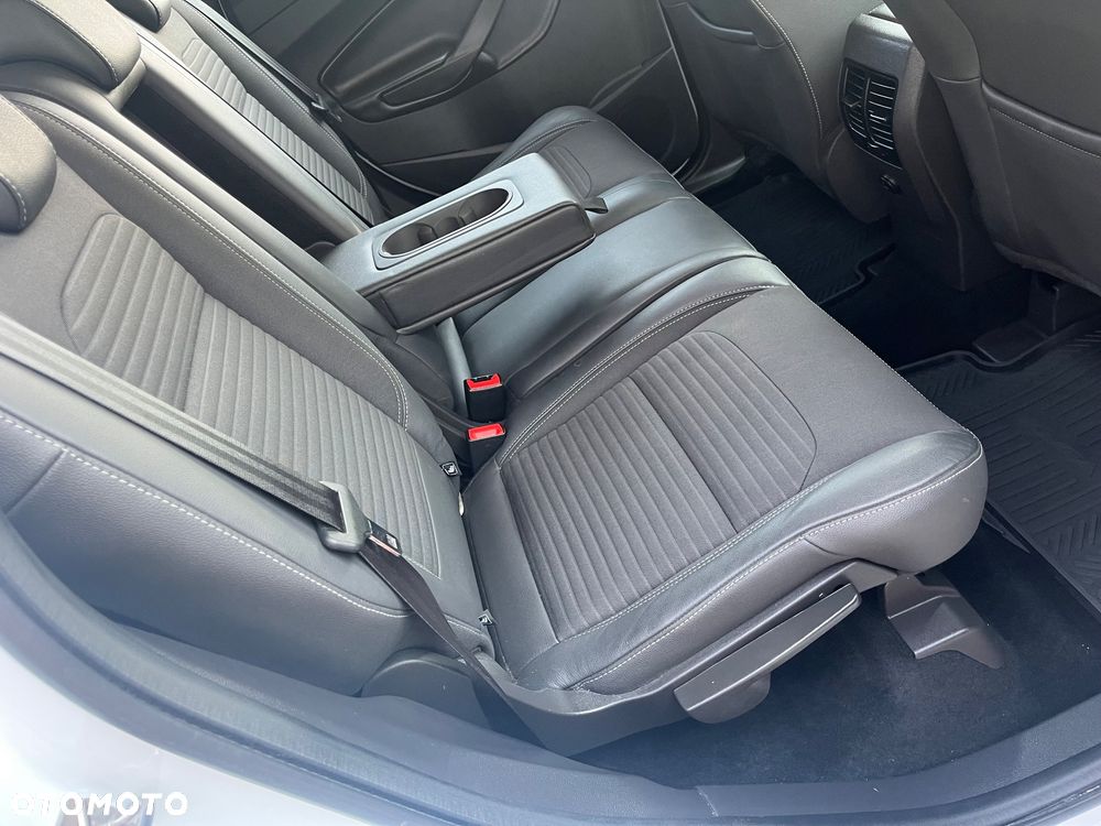Ford Kuga 2.0 TDCi 4x4 Titanium - 6