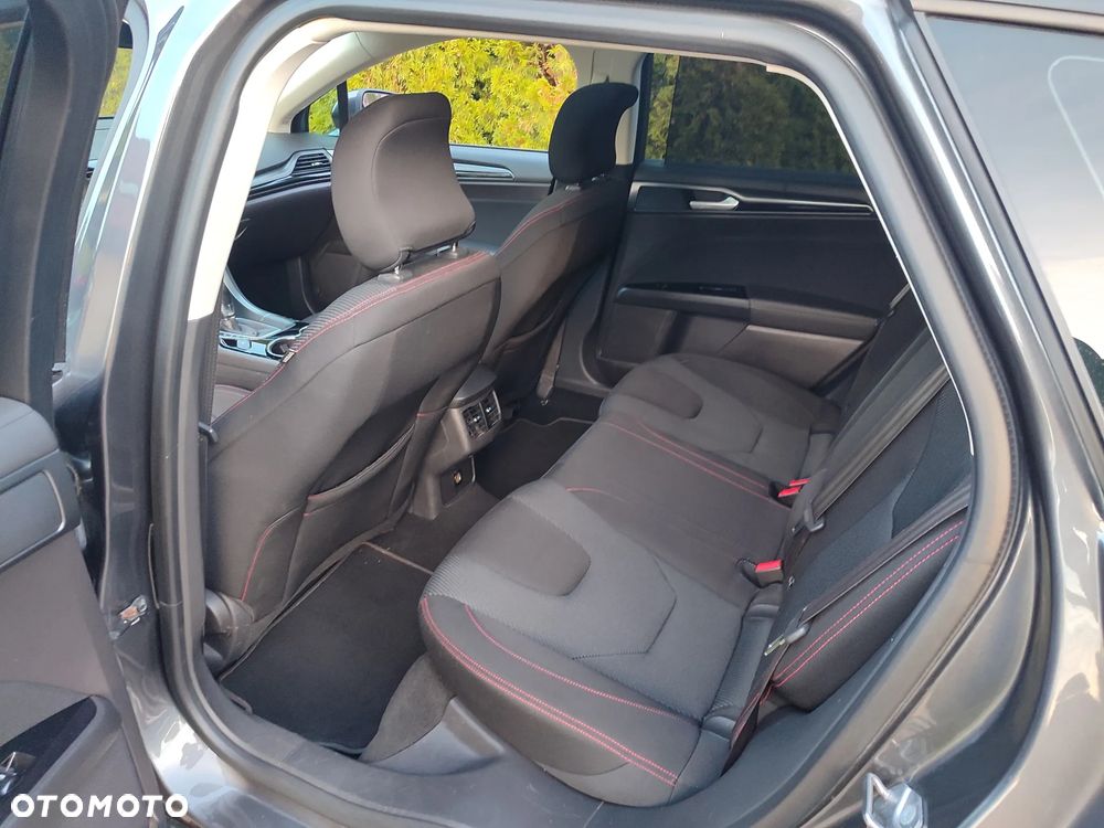 Ford Mondeo - 22