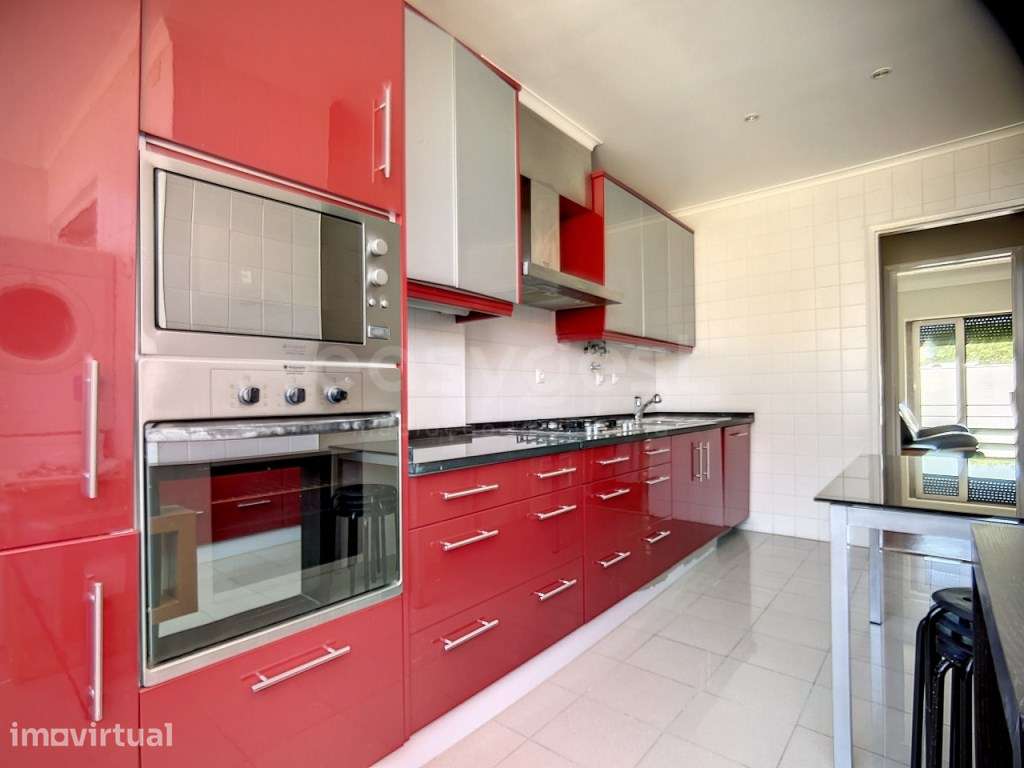 Apartamento T2 com varanda junto Av. Roma - Grande imagem: 4/17
