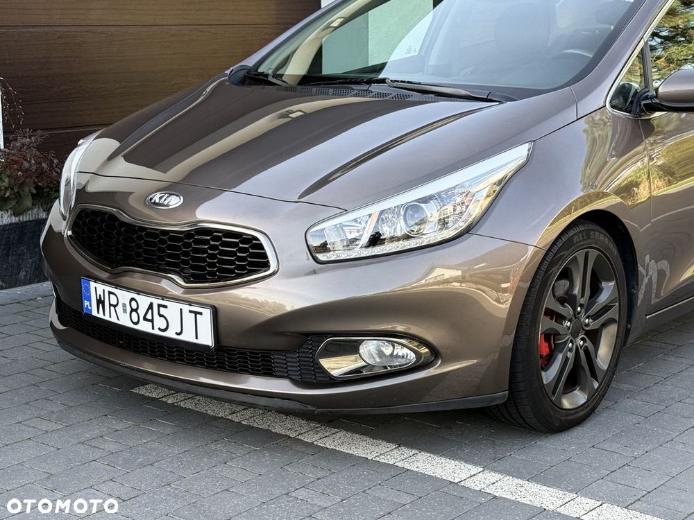 Kia Ceed - 35