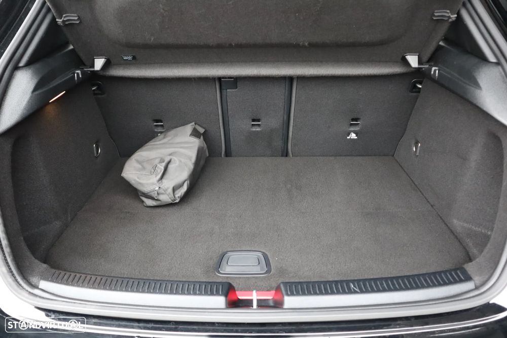 Mercedes-Benz A 250 e 8G-DCT AMG Line - 8