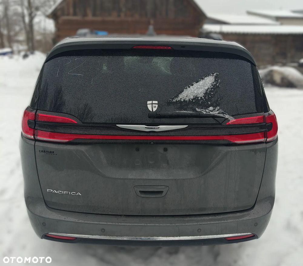 Chrysler Pacifica - 4