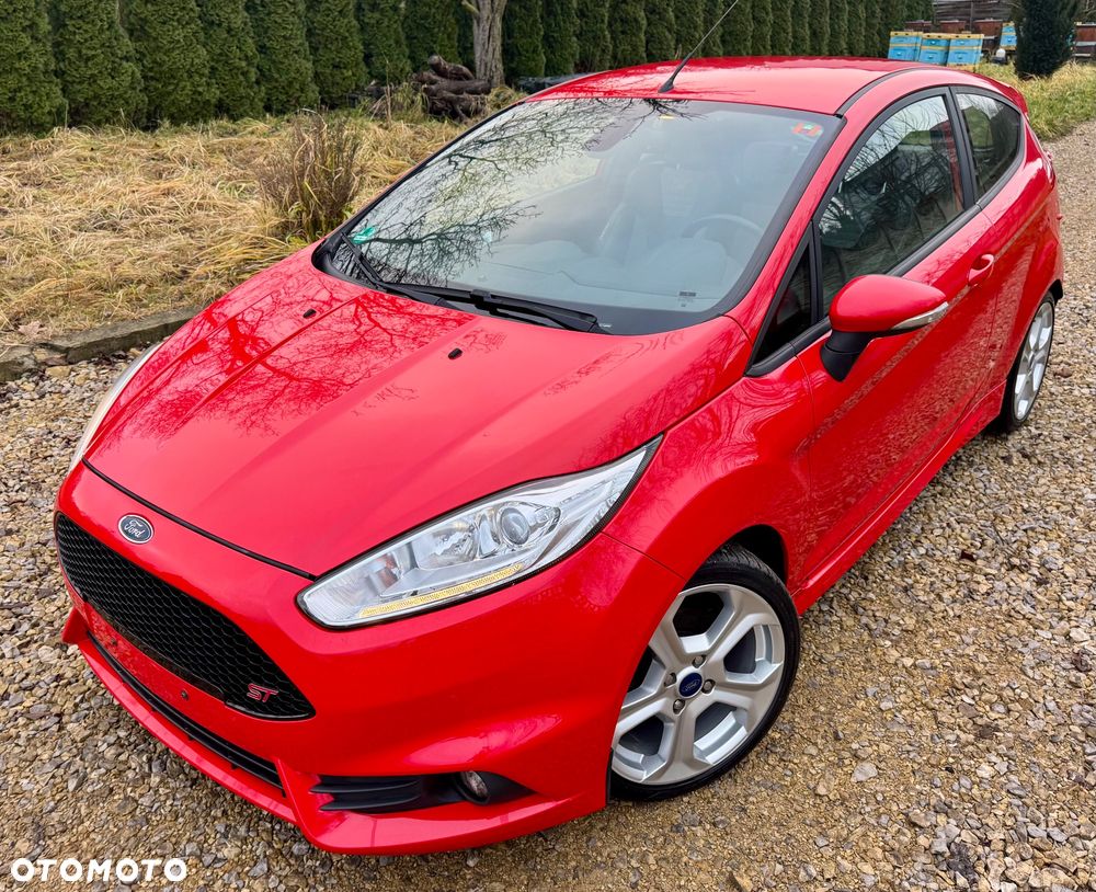 Ford Fiesta 1.6 EcoBoost mit Leder-Sport-Paket ST - 2