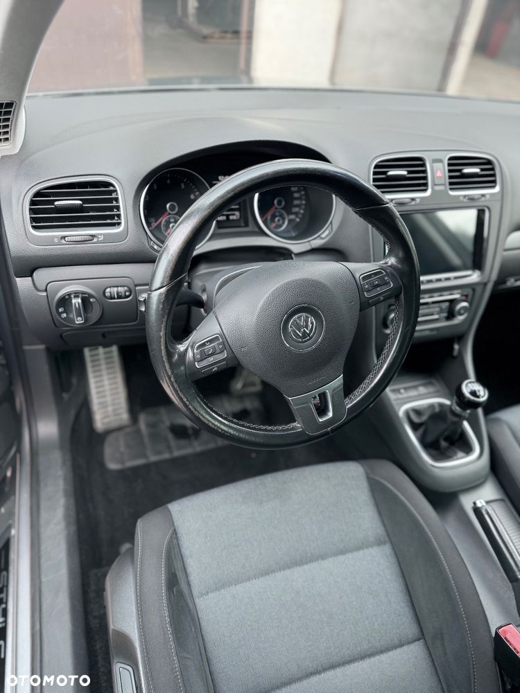 Volkswagen Golf - 13