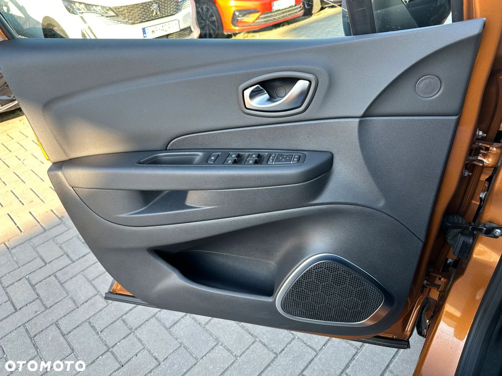 Renault Captur - 17