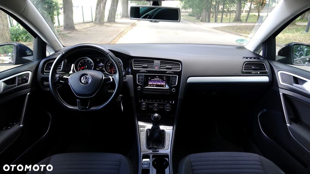 Volkswagen Golf - 11