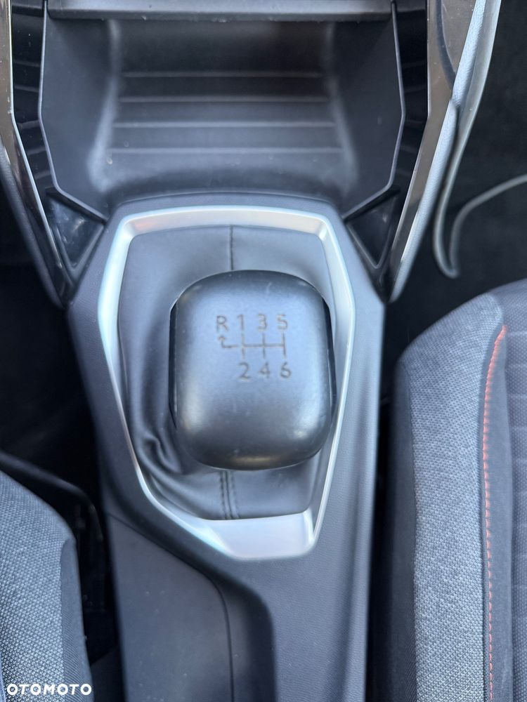 Peugeot 208 - 27