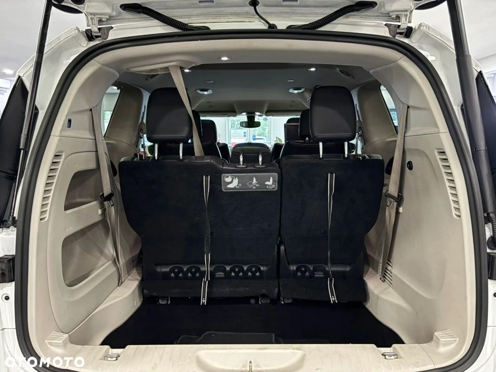 Chrysler Pacifica - 34