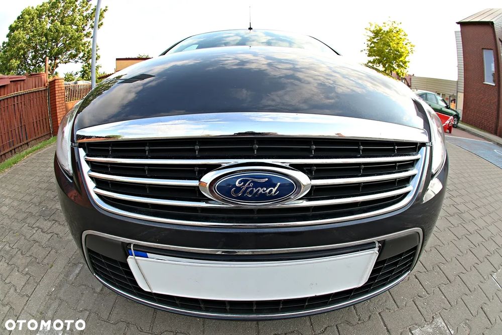 Ford Mondeo 2.0 Ghia - 13