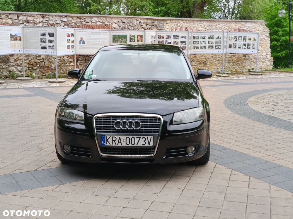 Audi A3 3-drzwiowe 1.6 FSI Ambiente - 3