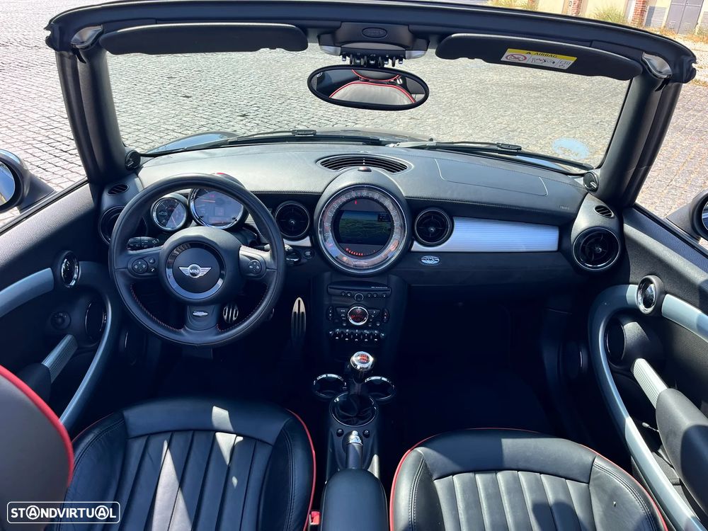 MINI Cabrio John Cooper Works - 13
