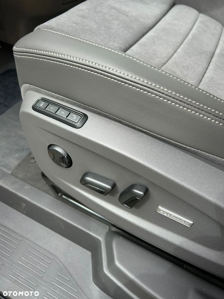 Volkswagen Multivan 2.0 TDI L2 Edition DSG - 27