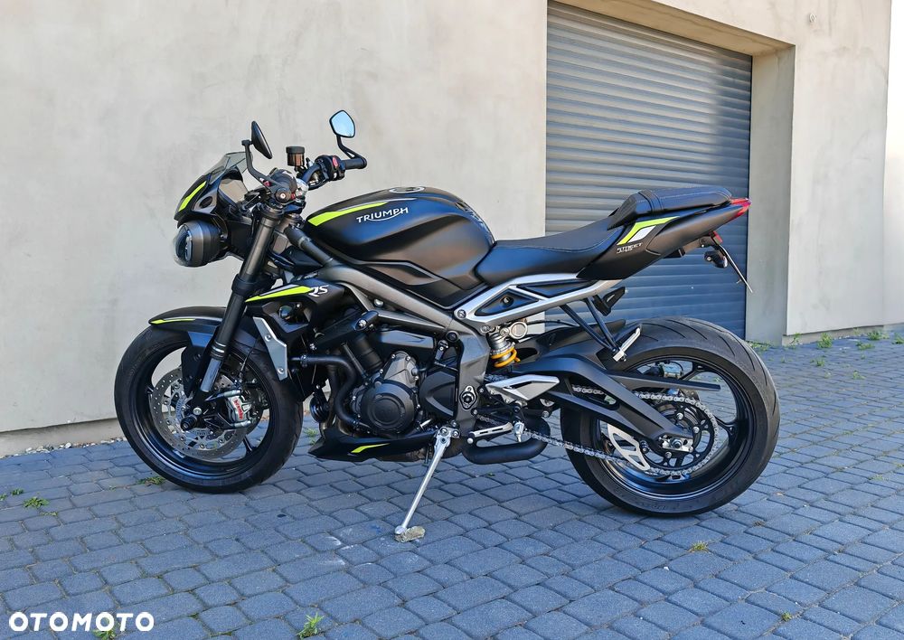 Triumph Street Triple - 1