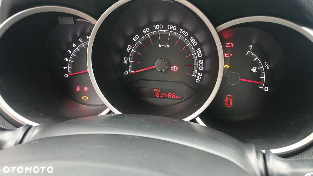 Kia Venga 1.4 Business Line - 9
