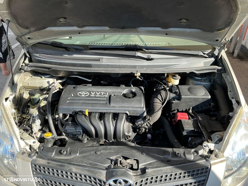 Toyota Corolla Verso 1.6 Sol - 16