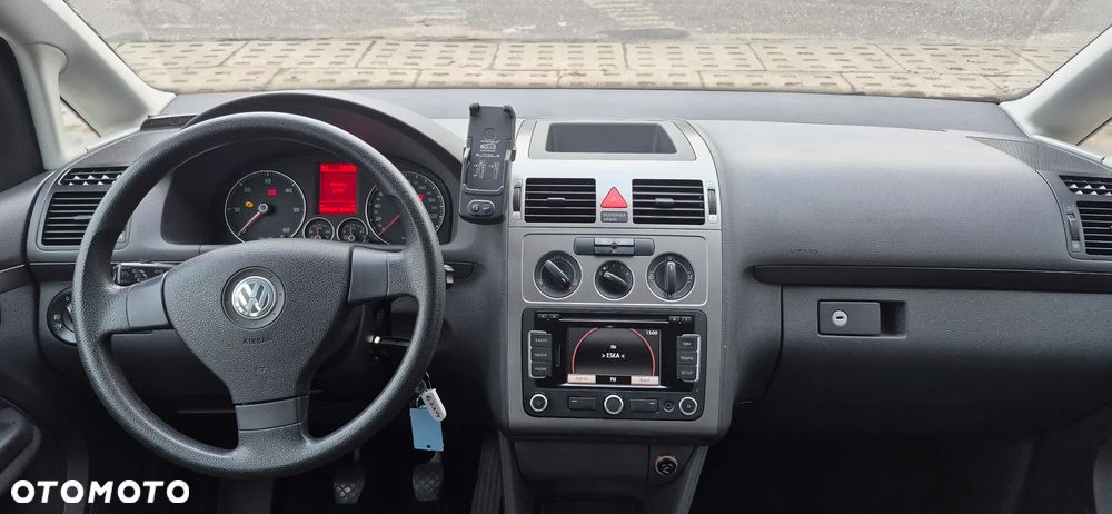Volkswagen Touran - 10