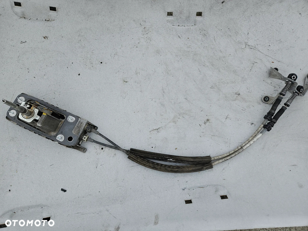 Lewarek wybierak biegów linki VW Passat B6 1,9 TDI 2006r 5-bieg manual 3C0711049B