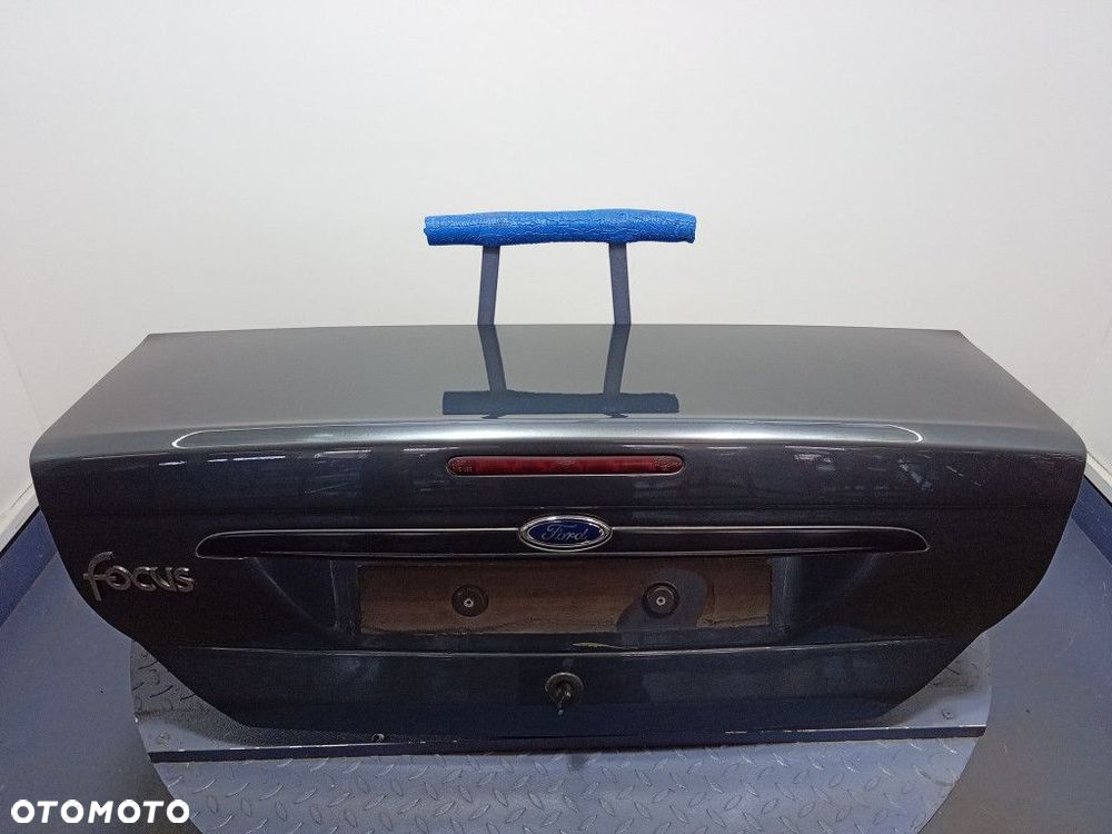 FOCUS MK1 SEDAN KLAPA BAGAŻNIKA TYŁ MAGNUM GREY - 1