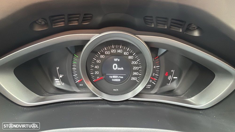 Volvo V40 D2 Kinetic - 7