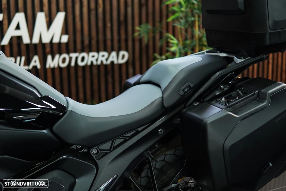 BMW R 1300 GS TRIPLE BLACK C/RODAS RAIOS DOURADAS - 27