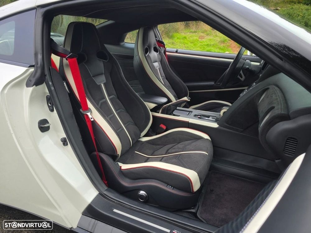 Nissan GT-R 3.8 V6 Black Edition - 29