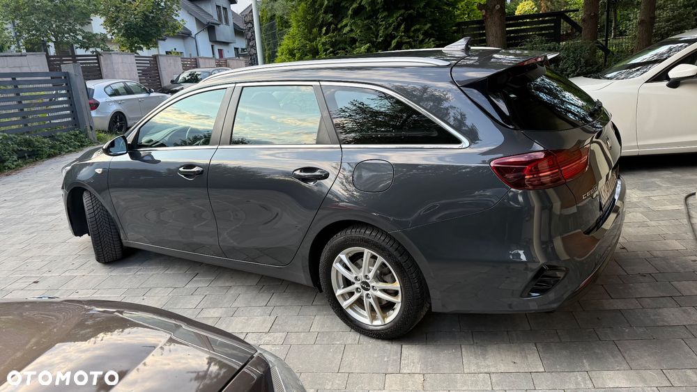 Kia Ceed 1.6 CRDi Eco-Dynamics+ (48V Mild-Hybrid) DCT7 Spirit - 16
