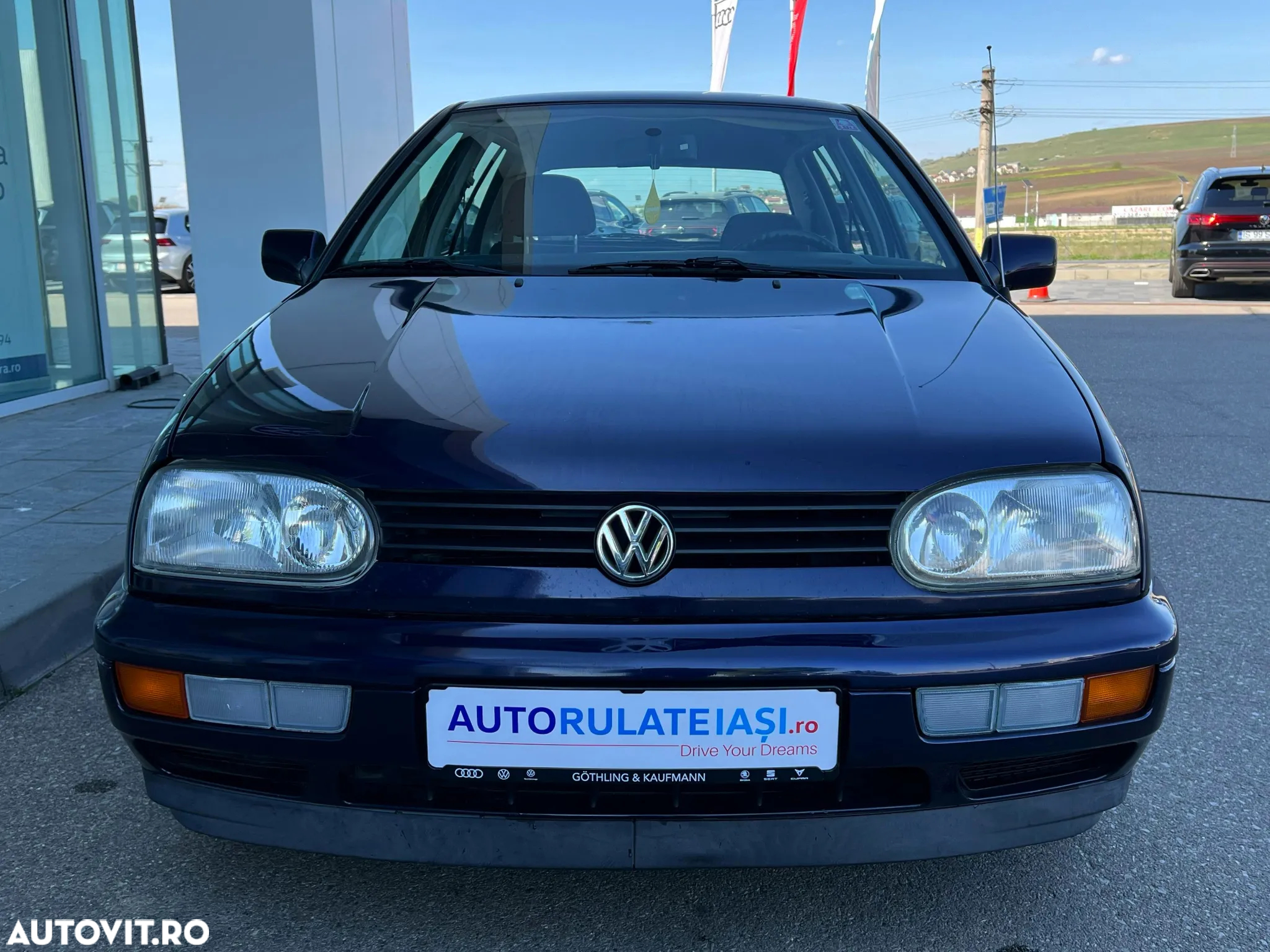 Volkswagen Golf - 8