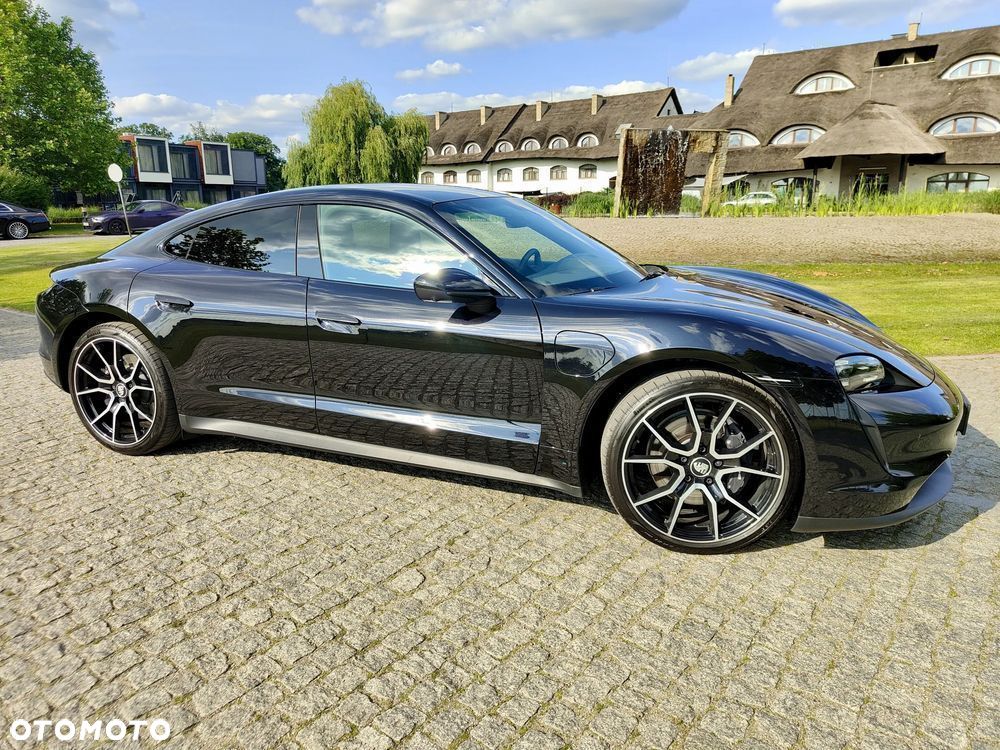 Porsche Taycan Performance Plus - 3